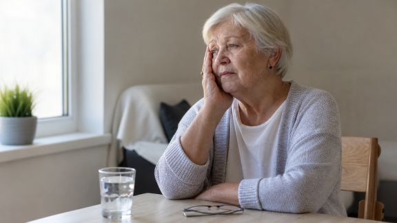 Santé des seniors : reconnaître les signaux d'alerte précoces à surveiller
